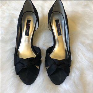 Nina Kitty Heel Black Pumps